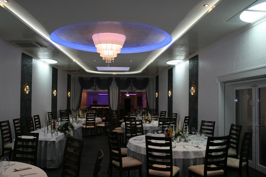 Hotel Krone Friesenheim  Ngoại thất bức ảnh