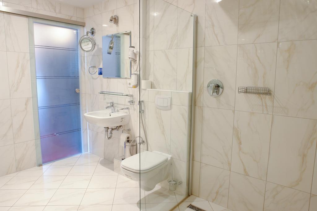 Hotel Krone Friesenheim  Phòng bức ảnh
