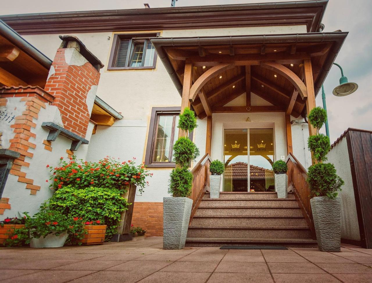 Hotel Krone Friesenheim  Ngoại thất bức ảnh
